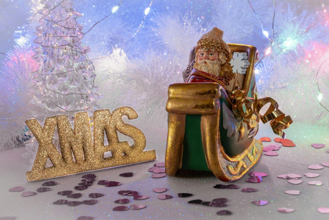 Choose the Most Realistic Pre-Lit Christmas Tree